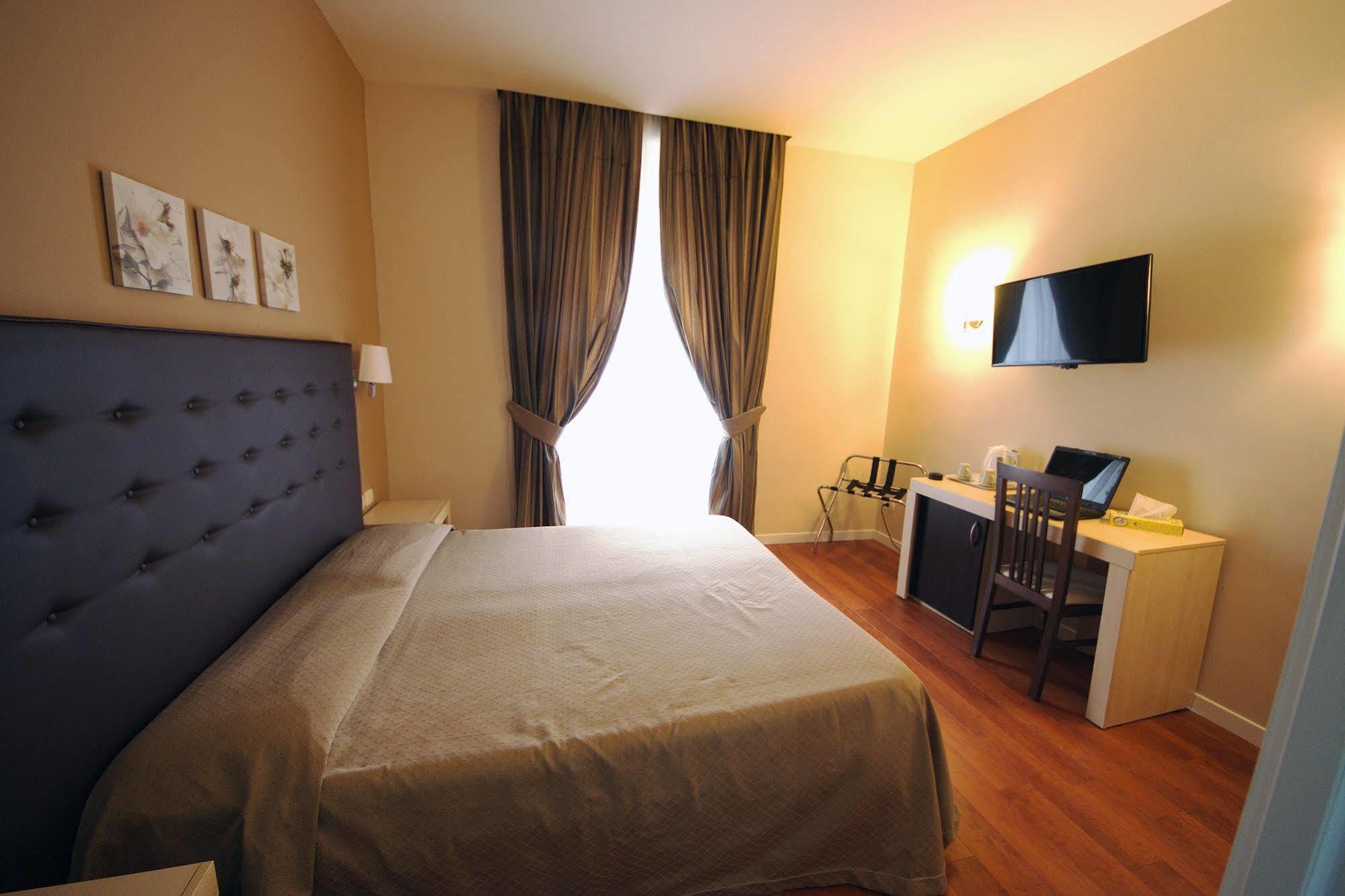 Roma Rooms Colosseum Exteriör bild